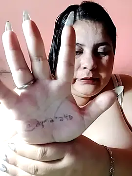 Snapshot of Ayma1983 chatting on 11/12/25, 11:10 Ayma1983 online show from 11/12/25, 11:10