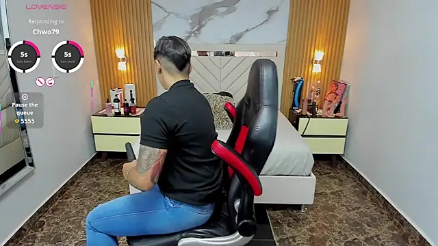 KAROLLJONES1 online show from 10/29/25, 07:37