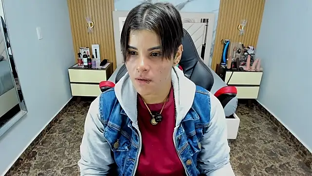 KAROLLJONES1 online show from 12/01/25, 07:19