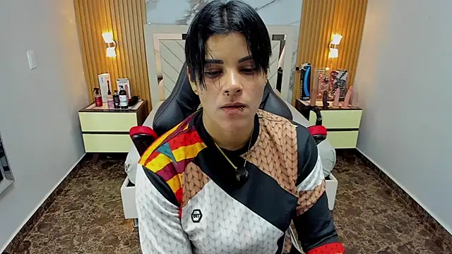 KAROLLJONES1 online show from 12/04/25, 07:22