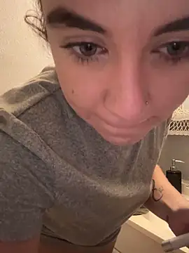 Snapshot of goddessmissmia chatting on 10/01/25, 07:42 goddessmissmia online show from 10/01/25, 07:42