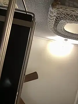 Snapshot of goddessmissmia chatting on 10/06/25, 08:28 goddessmissmia online show from 10/06/25, 08:28