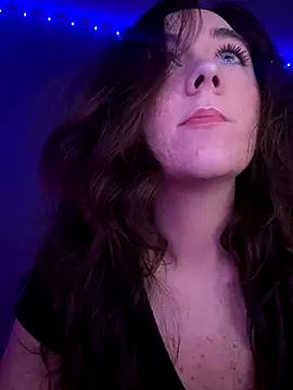 Snapshot of goddessmissmia chatting on 10/22/25, 09:47 goddessmissmia online show from 10/22/25, 09:47