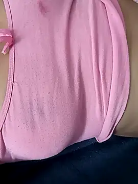 Snapshot of linda_luna29 chatting on 10/19/25, 06:08 linda luna29 online show from 10/19/25, 06:08