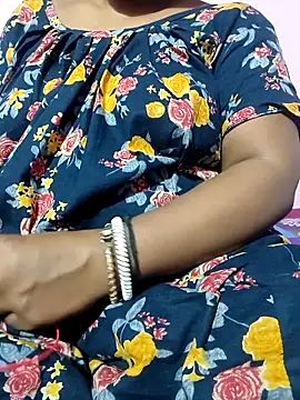 Snapshot of Cute-Swewty chatting on 11/22/25, 01:10 Cute-Swewty online show from 11/22/25, 01:10