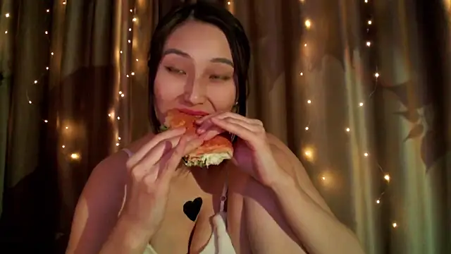 Ray Ayanami online show from 09/25/25, 03:49