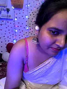 Snapshot of QueerSofty chatting on 10/08/25, 05:43 QueerSofty online show from 10/08/25, 05:43