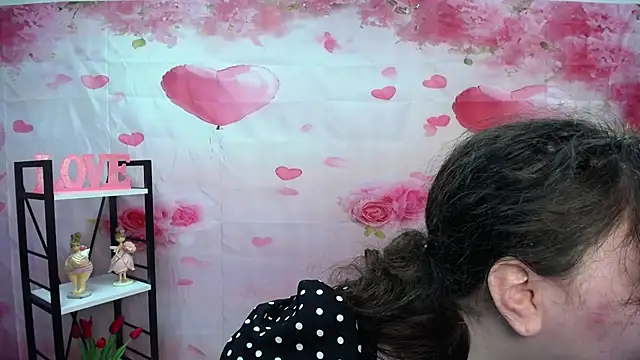 Snapshot of NeonilaLisova chatting on 02/14/26, 06:10 NeonilaLisova online show from 02/14/26, 06:10