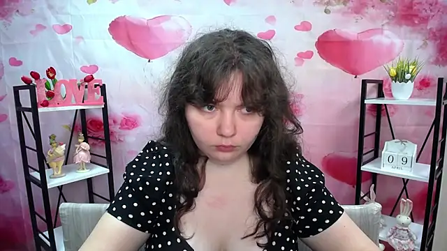 Snapshot of NeonilaLisova chatting on 04/09/26, 05:18 NeonilaLisova online show from 04/09/26, 05:18