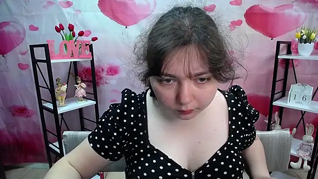 Snapshot of NeonilaLisova chatting on 04/16/26, 05:08 NeonilaLisova online show from 04/16/26, 05:08