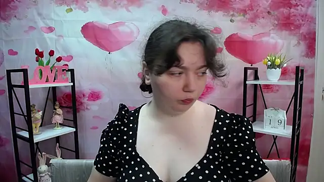 Snapshot of NeonilaLisova chatting on 04/19/26, 05:07 NeonilaLisova online show from 04/19/26, 05:07