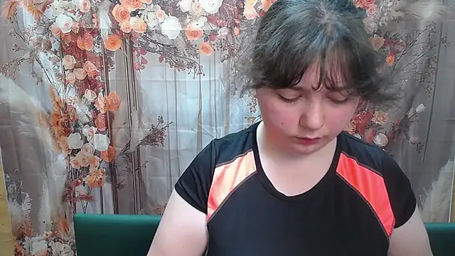 Snapshot of NeonilaLisova chatting on 05/12/26, 11:07 NeonilaLisova online show from 05/12/26, 11:07
