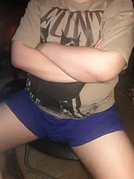 Snapshot of MinhTuan2002 chatting on 10/04/25, 09:35 MinhTuan2002 online show from 10/04/25, 09:35