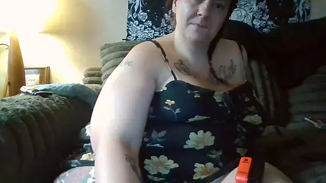 Snapshot of ThickkkMama420 chatting on 05/17/26, 05:53 ThickkkMama420 online show from 05/17/26, 05:53