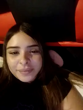 Nahomy cm online show from 05/04/26, 04:41