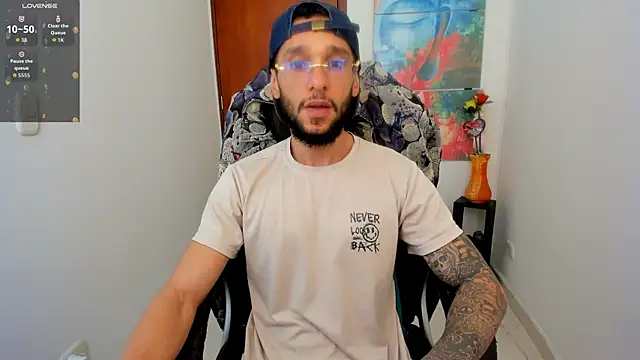 Cristhian teylor  online show from 09/10/25, 03:23