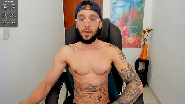 Cristhian teylor  online show from 10/19/25, 03:01