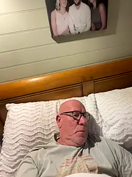 Snapshot of philefc chatting on 11/01/25, 10:23 philefc online show from 11/01/25, 10:23