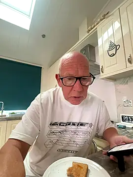 Snapshot of philefc chatting on 11/04/25, 08:57 philefc online show from 11/04/25, 08:57