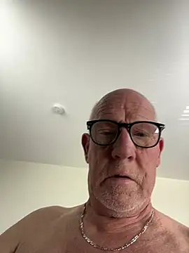 Snapshot of philefc chatting on 06/19/26, 11:03 philefc online show from 06/19/26, 11:03