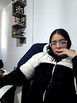 Sofia leving online show from 10/24/25, 12:45