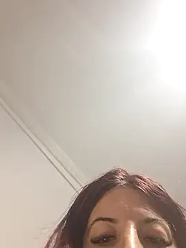 Snapshot of Anayssa_ chatting on 10/16/25, 08:32 Anayssa online show from 10/16/25, 08:32