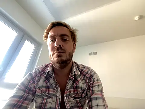 Snapshot of 3615-ULLA chatting on 10/01/25, 10:43 3615-ULLA online show from 10/01/25, 10:43