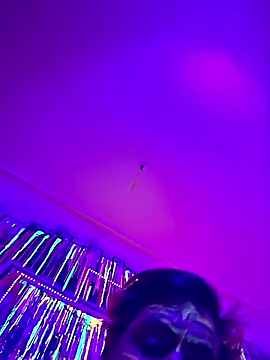 Snapshot of 3615-ULLA chatting on 10/25/25, 05:15 3615-ULLA online show from 10/25/25, 05:15