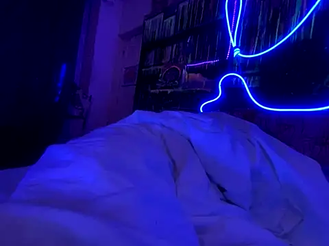 Snapshot of 3615-ULLA chatting on 10/26/25, 05:30 3615-ULLA online show from 10/26/25, 05:30