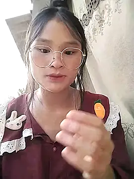 saronla 03 online show from 10/11/25, 09:30