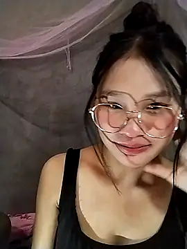 saronla 03 online show from 11/30/25, 07:01