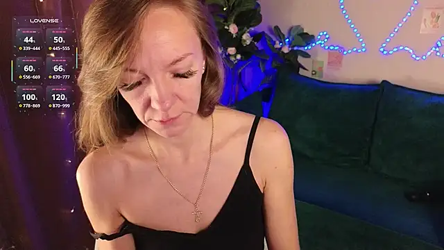 Jesica mooon online show from 12/05/25, 01:36