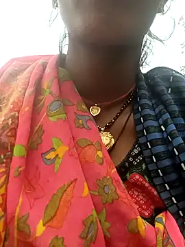 Snapshot of Juhi_chawla chatting on 10/29/25, 04:04 Juhi chawla online show from 10/29/25, 04:04