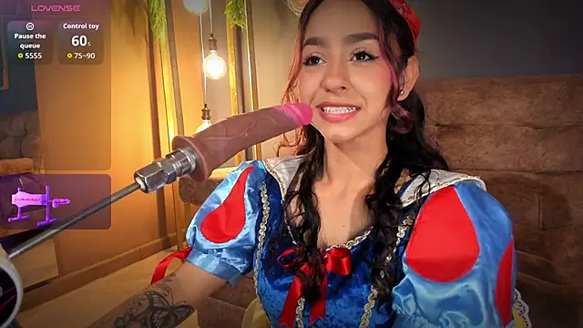 RACHELRUIZ online show from 10/31/25, 03:13