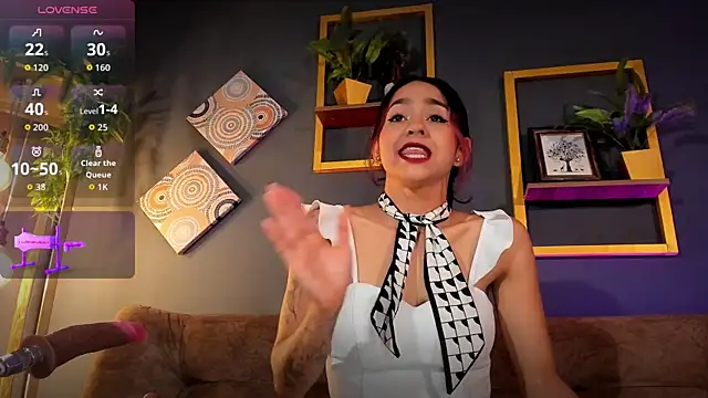 RACHELRUIZ online show from 11/02/25, 04:31