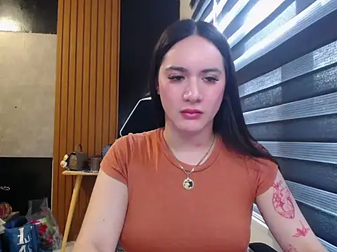 Yhanbeaufort18 online show from 09/18/25, 07:43