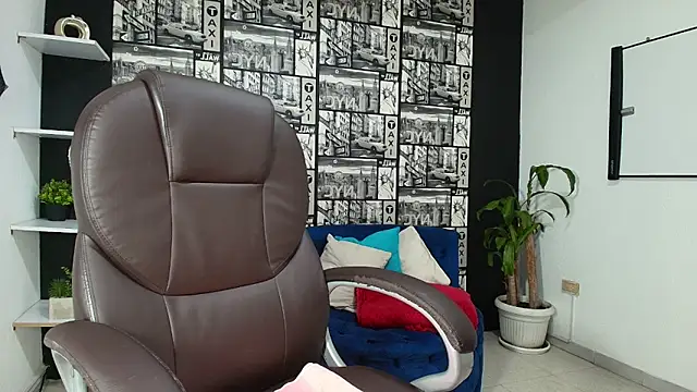 Snapshot of Mia_Morelli_ chatting on 09/28/25, 04:18 Mia Morelli online show from 09/28/25, 04:18