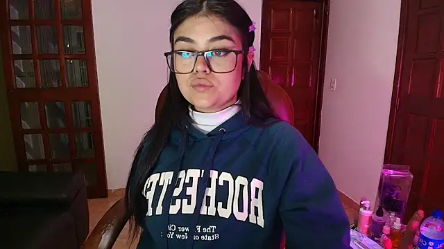 Snapshot of Mia_Morelli_ chatting on 11/06/25, 03:51 Mia Morelli online show from 11/06/25, 03:51