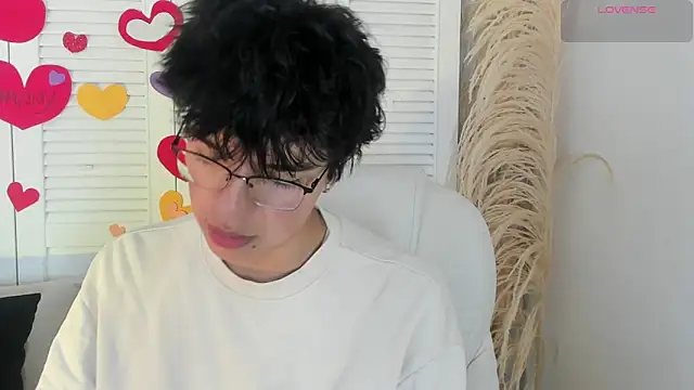 miilo wolf online show from 09/12/25, 12:49