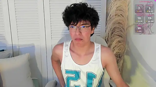 Snapshot of miilo_wolf chatting on 09/26/25, 12:20 miilo wolf online show from 09/26/25, 12:20