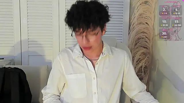 Snapshot of miilo_wolf chatting on 09/27/25, 12:43 miilo wolf online show from 09/27/25, 12:43