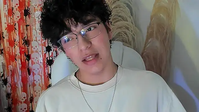 Snapshot of miilo_wolf chatting on 10/10/25, 11:42 miilo wolf online show from 10/10/25, 11:42