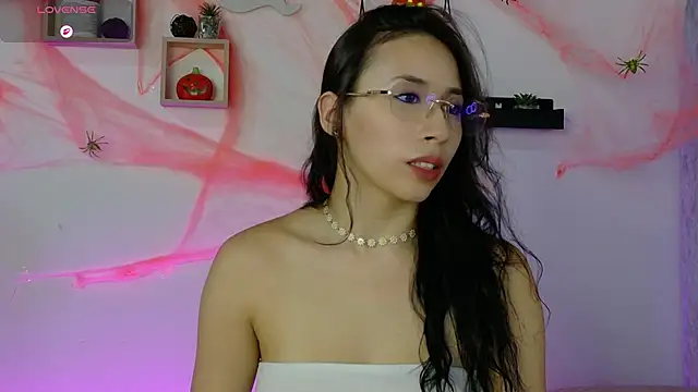 manumontoya  online show from 10/24/25, 03:30