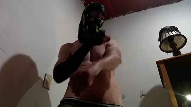 Snapshot of axelknight66 chatting on 09/17/25, 04:30 axelknight66 online show from 09/17/25, 04:30