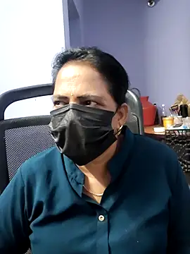 mallu-lover online show from 09/18/25, 11:12