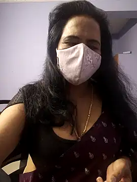 mallu-lover online show from 11/18/25, 12:09