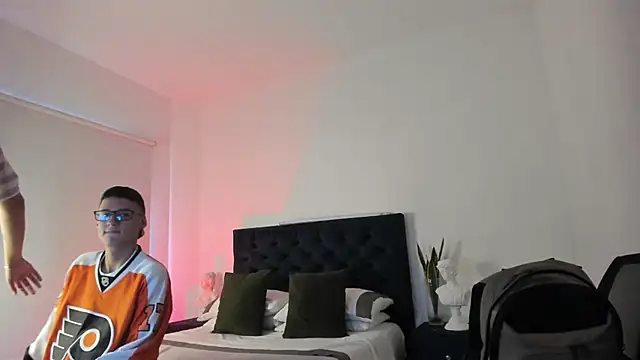 NoahLux online show from 09/30/25, 07:19