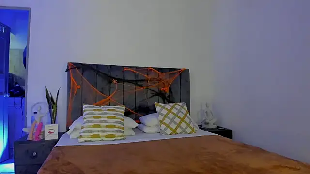 NoahLux online show from 10/27/25, 07:07