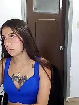 Snapshot of CharlotteSex_ chatting on 11/04/25, 09:30 CharlotteSex online show from 11/04/25, 09:30