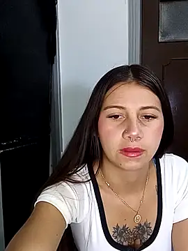 Snapshot of CharlotteSex_ chatting on 11/16/25, 08:09 CharlotteSex online show from 11/16/25, 08:09